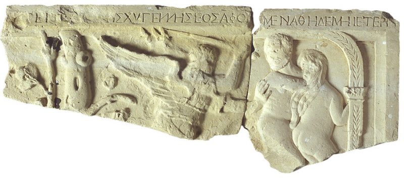 Τμήμα σαρκοφάγου από αρκοσόλιο, μέλους της οικογένειας Zangarol(o), στο ναό της Ζωοδόχου Πηγής στον Πρίνο Ρεθύμνου. 1550/55 και 1570 μ.Χ.